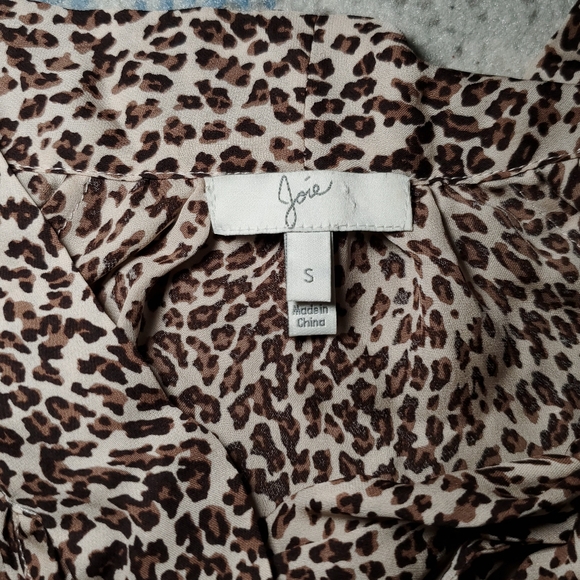 Joie Feyana Animal Print 100% Silk Short Sleeve Blouse Size Small - Picture 2 of 6